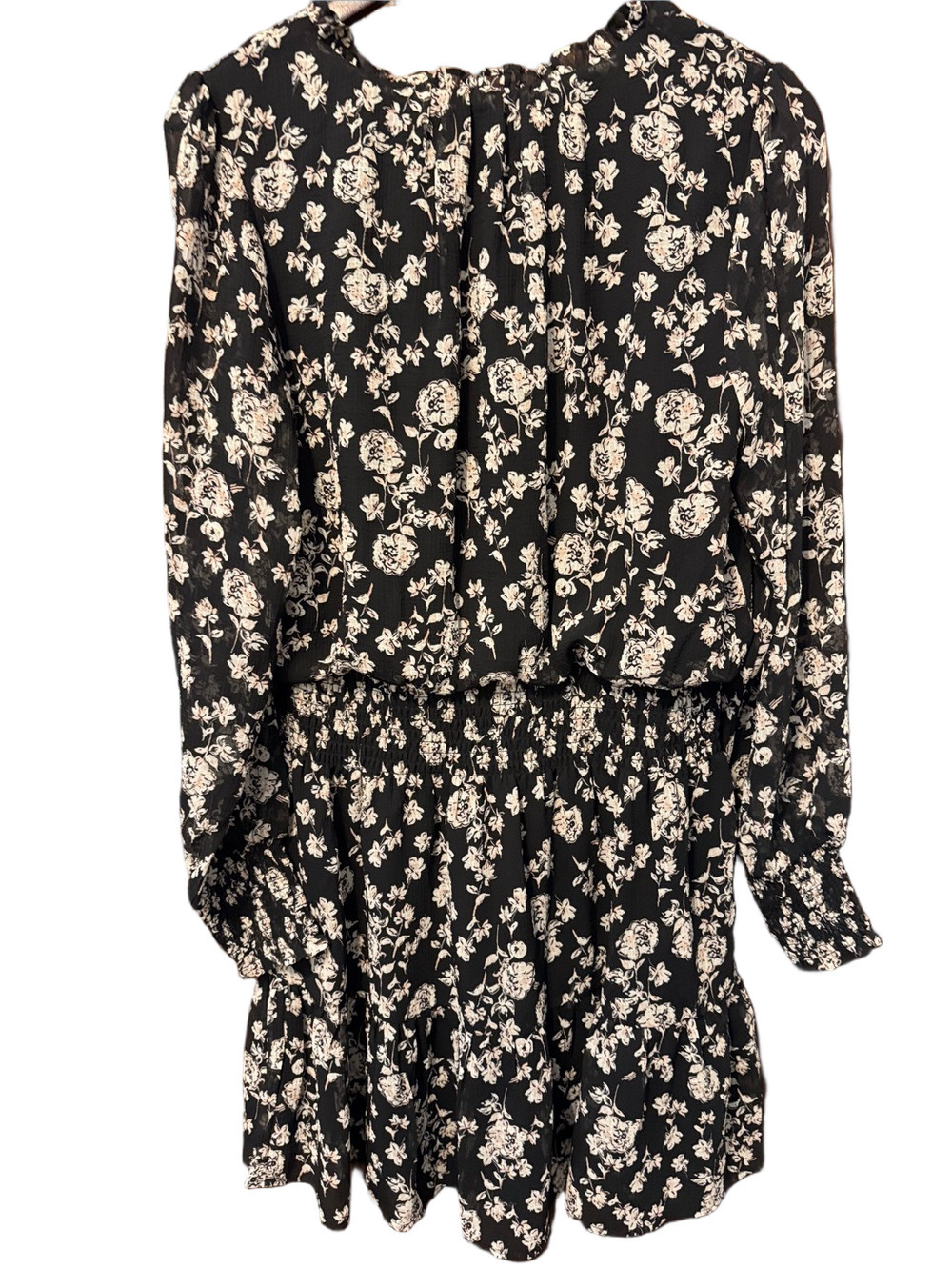 Chelsea28 Black and Cream Floral Chiffon Long-Sleeve Smocked Mini Dress Size M - Picture 5 of 5